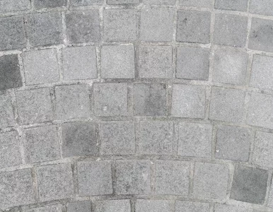 Miniatura: Bruk pokryty białym nalotem? Ten domowy...