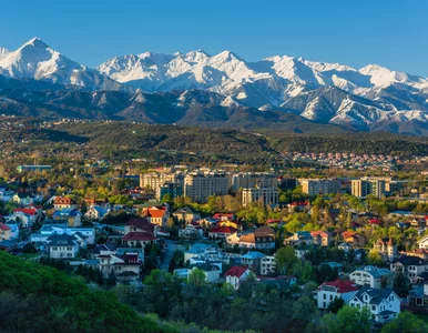 Miniatura: Z tego miasta będzie blisko do pięknych...