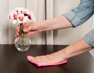 Miniatura: Dodaj do wody pół łyżeczki tego płynu....