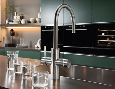 Miniatura: Nowoczesna kuchnia bez czajnika i...