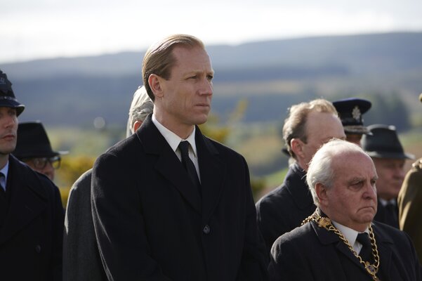 Miniatura: Tobias Menzies jako książę Filip w „The...