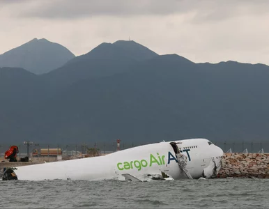 Miniatura: Samolot zjechał z pasa startowego do wody....