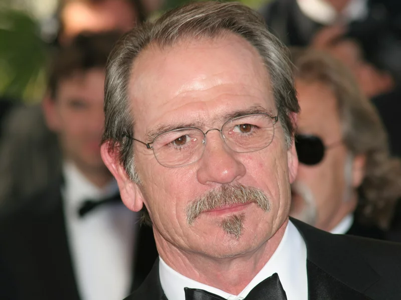 Od Broadwayu do fortuny. Jak Tommy Lee Jones dorobił się milionów