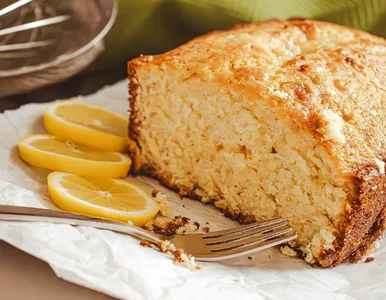 Miniatura: To szybkie ciasto cytrynowe zrobisz bez...