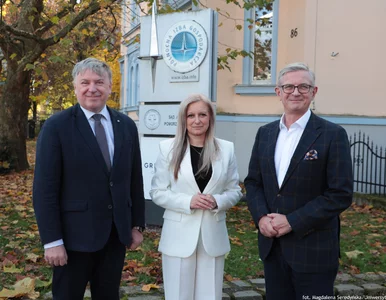 Miniatura: Komu ufamy, gdy decyzje wspiera sztuczna...