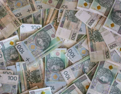 Miniatura: Banki apelują, by trzymać pieniądze w...