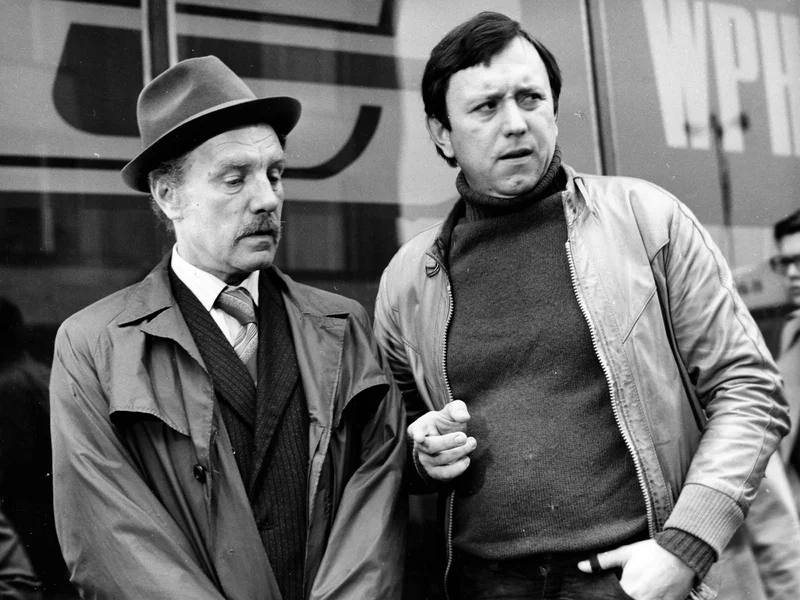 Jest najbardziej rozpoznawalnym „cwaniakiem” polskiego kina. Jego tekstami mówiła cała Polska