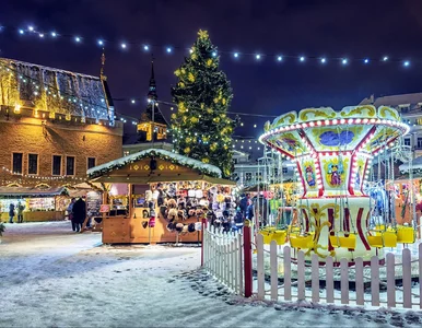 Miniatura: Loty na świąteczny jarmark o 336 zł...