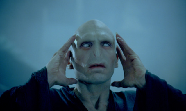 W rolę Lorda Voldemorta w filmie „Harry Potter i Czara Ognia” (2005) wcielił się: