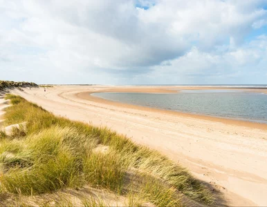 Miniatura: To ulubiona plaża rodziny królewskiej....