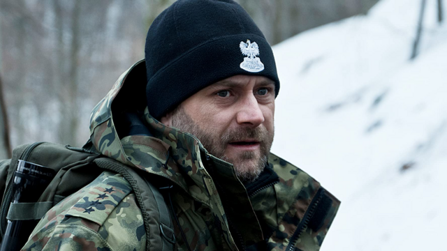 Jaką postać gra w serialu „Wataha” przedstawiony na zdjęciu aktor Leszek Lichota?