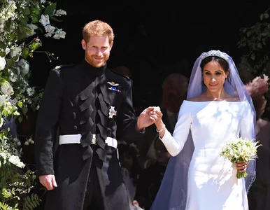 Miniatura: Pracowała przy sukniach ślubnych Kate i...