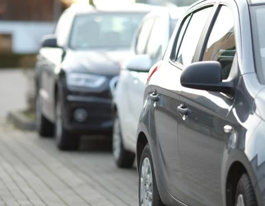 Miniatura: Polacy wciąż kupują używane auta. Eksperci...
