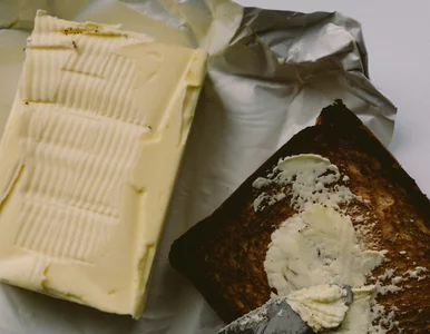 Miniatura: Biedronka „ścina” ceny dobrego masła przed...