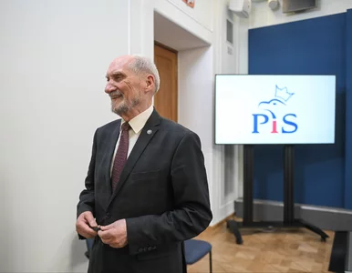 Miniatura: Operator kamery pokazywał konferencję...