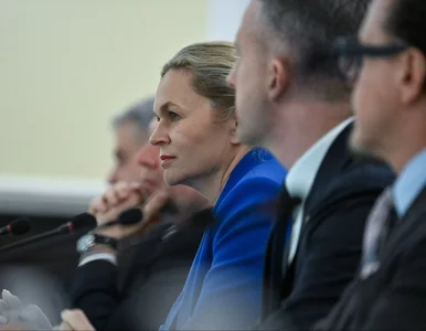 Miniatura: Wrze po decyzji MEN, rodzice wyręczają...