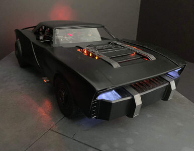 Miniatura: Jest Batmobil z przyszłorocznego „Batmana”...