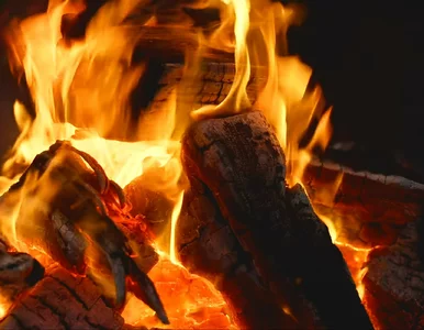 Miniatura: Ogień w salonie, dziura w portfelu....