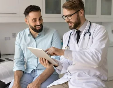 Miniatura: To nie „wróżenie z DNA”. Polacy wciąż...