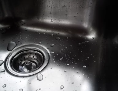 Miniatura: Jedna kropla wystarczy. Zlew przestaje...