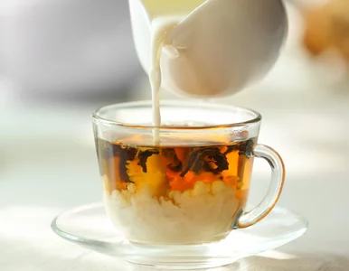 Miniatura: Herbata Lipton za złotówkę i mleko „za...