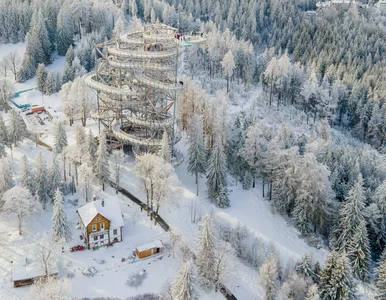 Miniatura: Samorządy zarobią miliony na turystach....