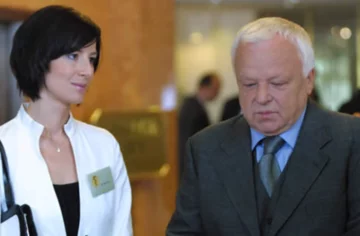 Jaki tytuł naukowy miał Tadeusz Zybert, którego grał Marian Opania?