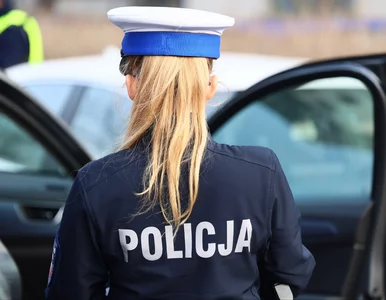 Miniatura: Pijana policjantka z bronią na stacji....