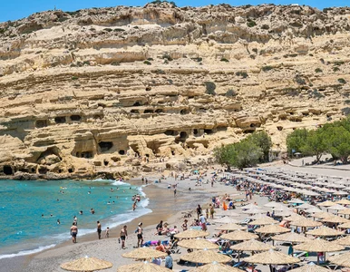 Miniatura: Nowy sposób na ochronę wycieczek. Turyści...