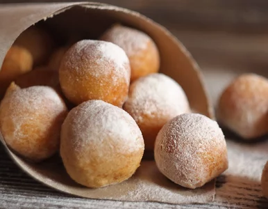 Miniatura: Mięciutkie i lekkie pączki serowe na...