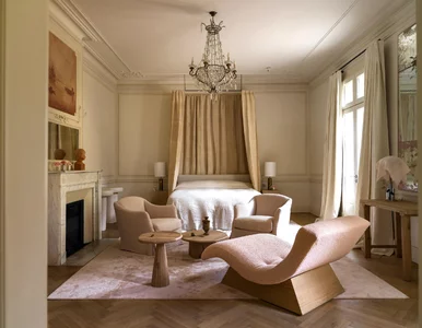 Miniatura: Nowy luksus ma zapach winnic i kamienia....