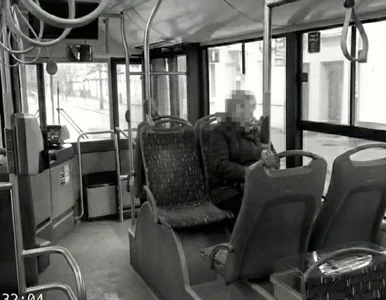 Miniatura: Wyzywali starszą panią w autobusie. Jej...
