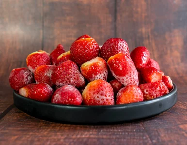 Miniatura: Masz te truskawki z Biedronki? GIS...