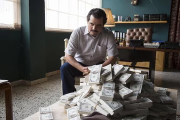 Ten bohater serialu „Narcos” to oczywiście: