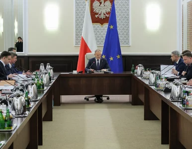 Miniatura: Problematyczny sondaż. Polacy zostali...