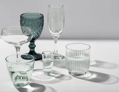 Miniatura: Ten trik po zmywaniu sprawia, że szkło...