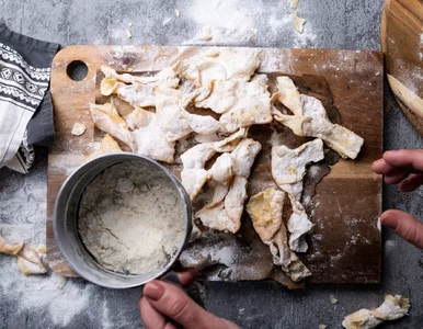 Miniatura: Zawsze robię je z tego przepisu. Faworki...