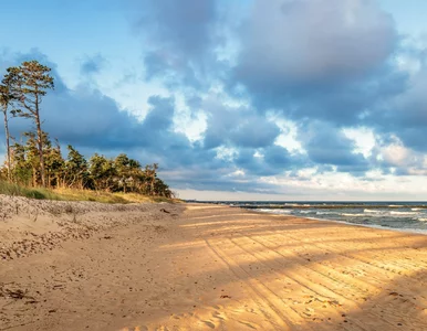 Miniatura: Polski kurort z dwuczęściową plażą....