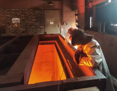 Miniatura: Hutniczy gigant dokłada kolejne miliony....