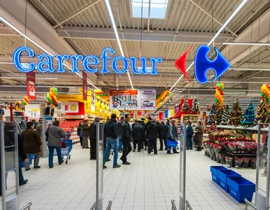 Miniatura: Carrefour żegna się z Polską? Sieć...