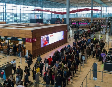 Miniatura: Odwołane loty przez cały dzień. Linia...