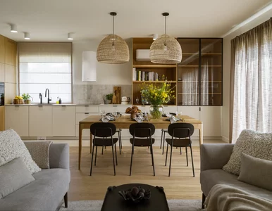 Miniatura: Dom dla rodziny pod Warszawą. 167 m²...