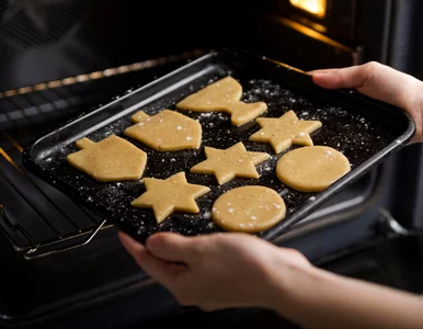 Miniatura: Babcia zdradza trik: posyp blachę do...