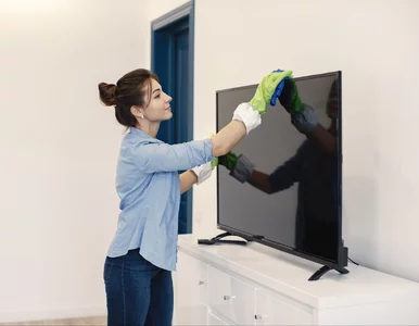 Miniatura: Telewizor brudny od kurzu i smug? Ten trik...