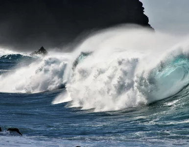 Miniatura: Potężne fale na Teneryfie doprowadziły do...