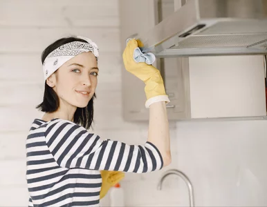 Miniatura: Biorę biały proszek z kuchni, miseczkę i...