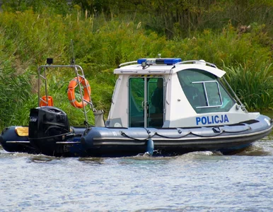 Miniatura: Zwłoki w walizce w rzece. Prokuratura...