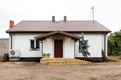 „Nasz nowy dom”. Ekipa pomogła rodzinie ze wsi Makówiec. Zdjęcia po...