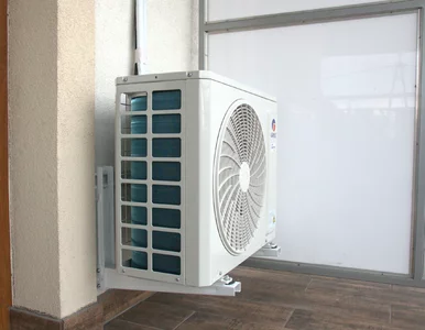 Miniatura: Grzał dom klimatyzacją w największe mrozy....