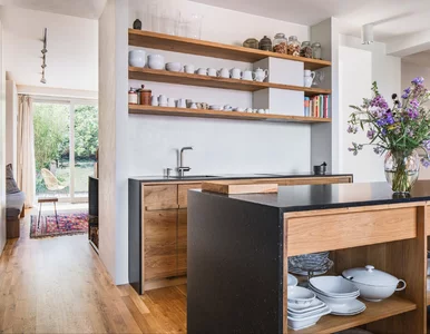 Miniatura: Ten dom nie udaje młodszego. I właśnie...